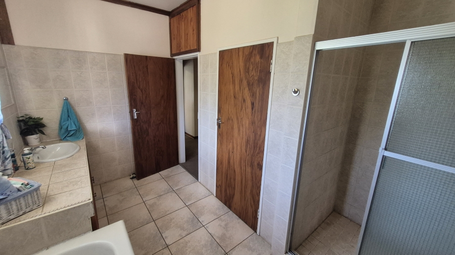 4 Bedroom Property for Sale in Jim Fouchepark Free State